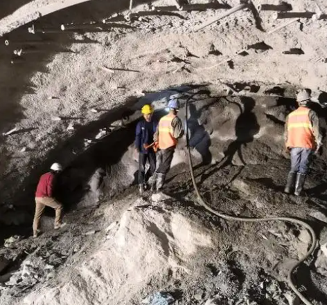 泰宁拱顶带模注浆料的施工流程及注意事项